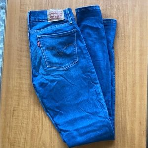 710 Levi’s super skinny size 27